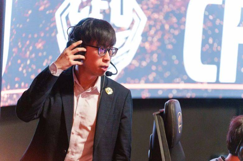 LOL选手转型教练,需要学习哪些东西?