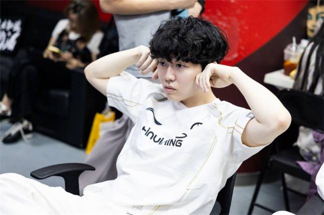 【一竞技】LOL：冒泡赛胜者组对決(jué)前瞻 IG和TES宿命对決(jué)！