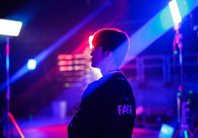 电竞世界杯LOL最后的希望!AL能否复仇T1,成功杀入决赛?