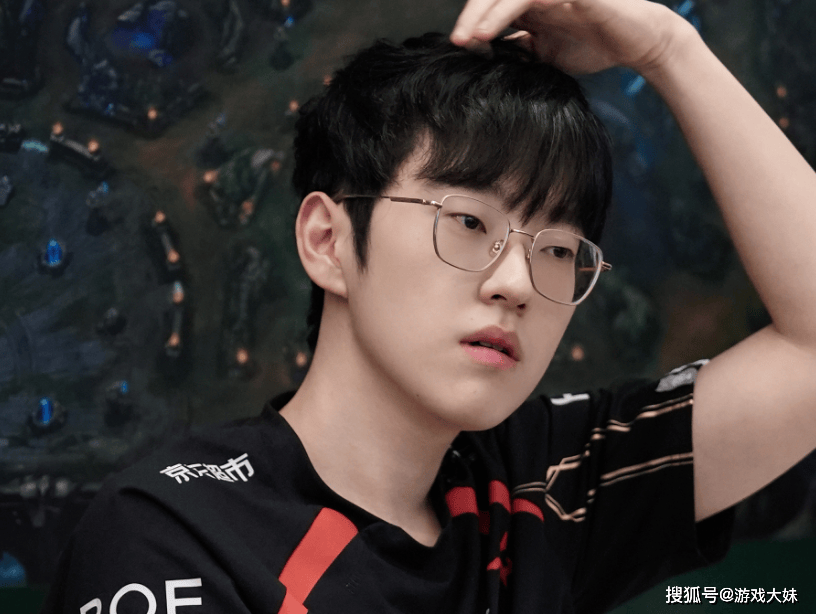 亚洲对抗赛LPL集体摆烂，Elk都看不下去了，影响假期导致选手不满