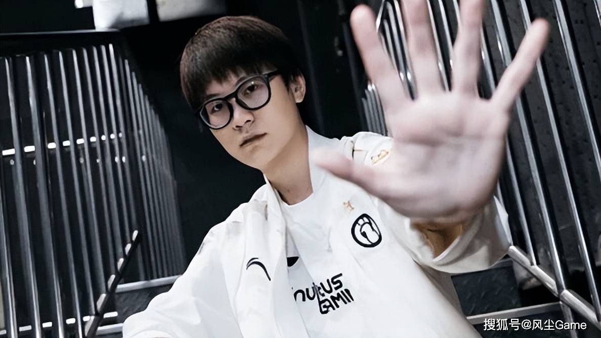 LPL选手摆烂惹怒官方(fāng)！管泽元预测入围赛：T1会3:1赢下IG