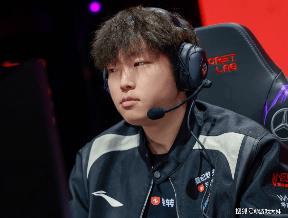 Bin接受采访，对上单英雄按喜好进行排名，第一名是坦(tǎn)克英雄