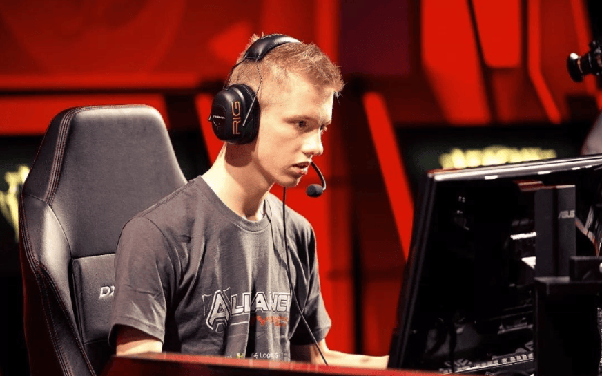 民间的游戏战术,为啥能“打败”职业选手?