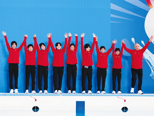 第十五届全运会跳水女子团体赛——宝鸡姑娘王壹和队友获团体季(jì)军