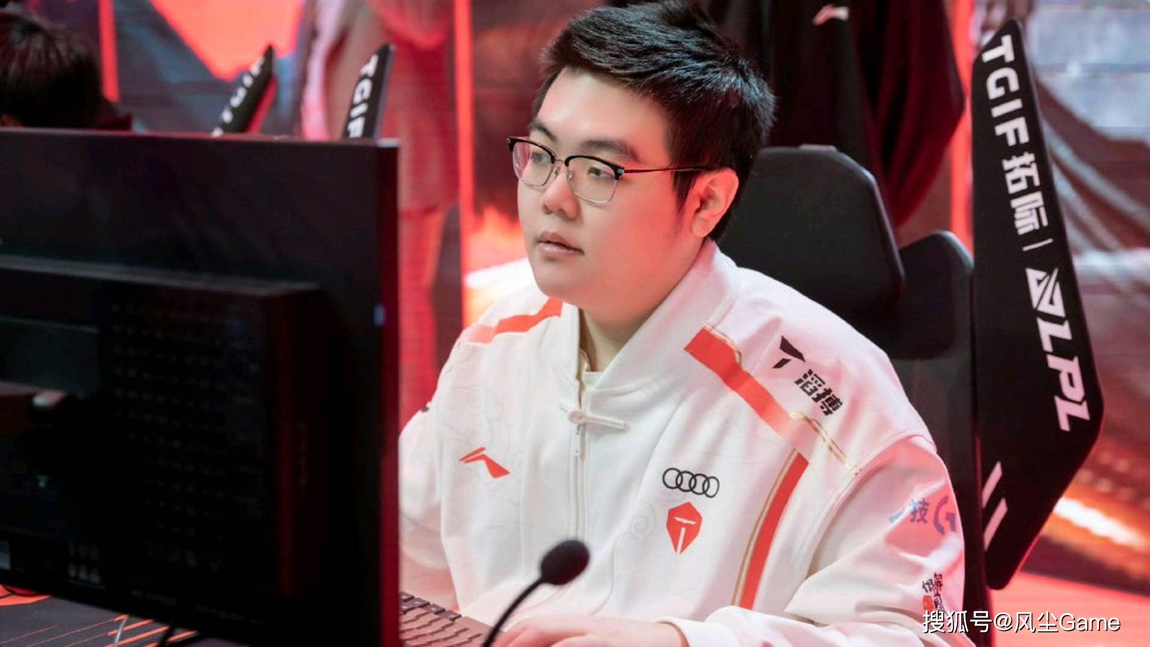 BLG放弃全华班阵容!957直播爆料:ELK离队,Viper3加盟