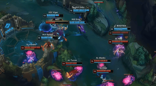 LOL总决賽(sài)精彩(cǎi)对决，游戏带你体验策略(lüè)