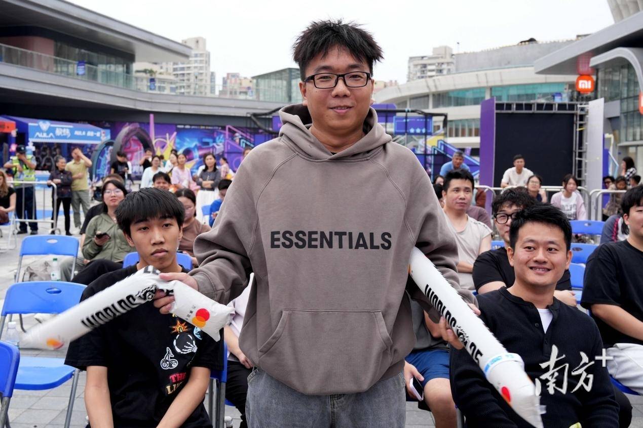 大湾区电竞迷再聚万江,LOL峡谷传奇观赛派对落幕