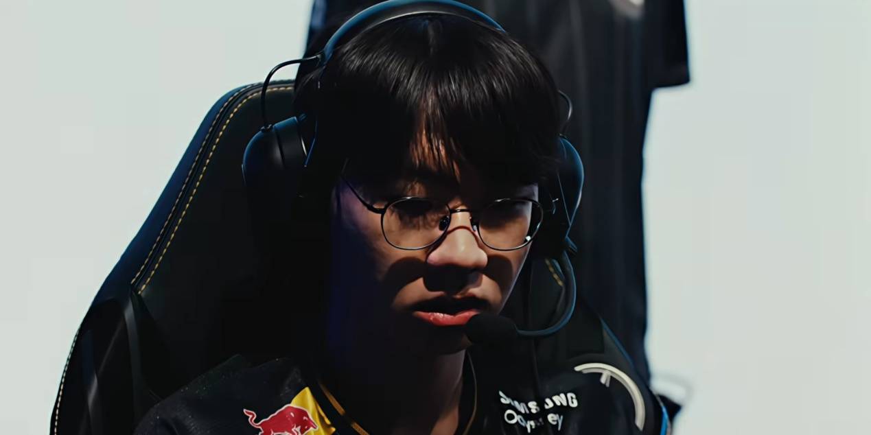 LPL遭遇巨大打击！AL八强首战告负，Faker岩雀封(fēng)神，Hope葬(zàng)送比赛