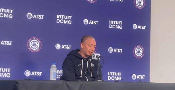 快船被逆转赛后采访：哈登拒采访直接离场，卡祖指桑骂槐