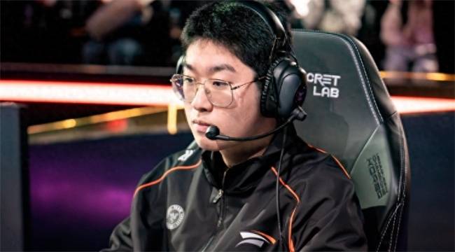 【一竞技1JingJi】LOL：Scout明年首发地位不保 K杯和Faker对位杯完爆