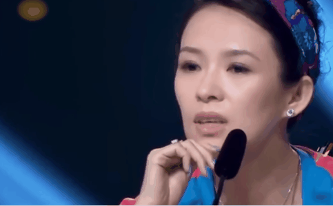 何炅再次身处抓马名场面，内娱史官非他莫属，盘点内娱经典名场面