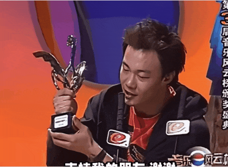 何炅再次身处抓马名场面，内娱史官非他莫属，盘点内娱经典名场面