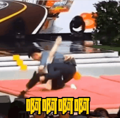 何炅再次身处抓马名场面，内娱史官非他莫属，盘点内娱经典名场面