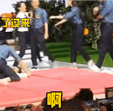 何炅再次身处抓马名场面，内娱史官非他莫属，盘点内娱经典名场面