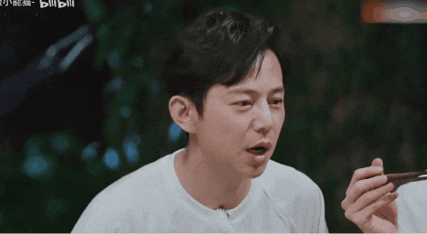 何炅再次身处抓马名场面，内娱史官非他莫属，盘点内娱经典名场面