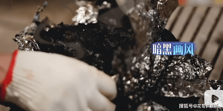 何炅再次身处抓马名场面，内娱史官非他莫属，盘点内娱经典名场面