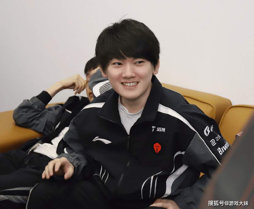 S16将成为LPL最黑暗的一年，9位选手将休息，全是一线顶流明星选手