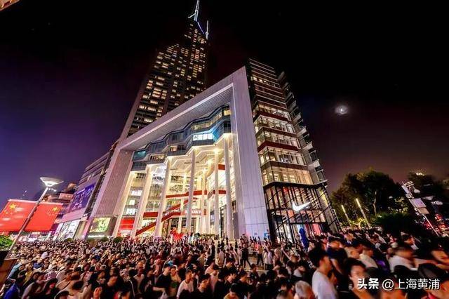 现场已挤爆！英雄联盟全球总决赛主题快闪店来了！