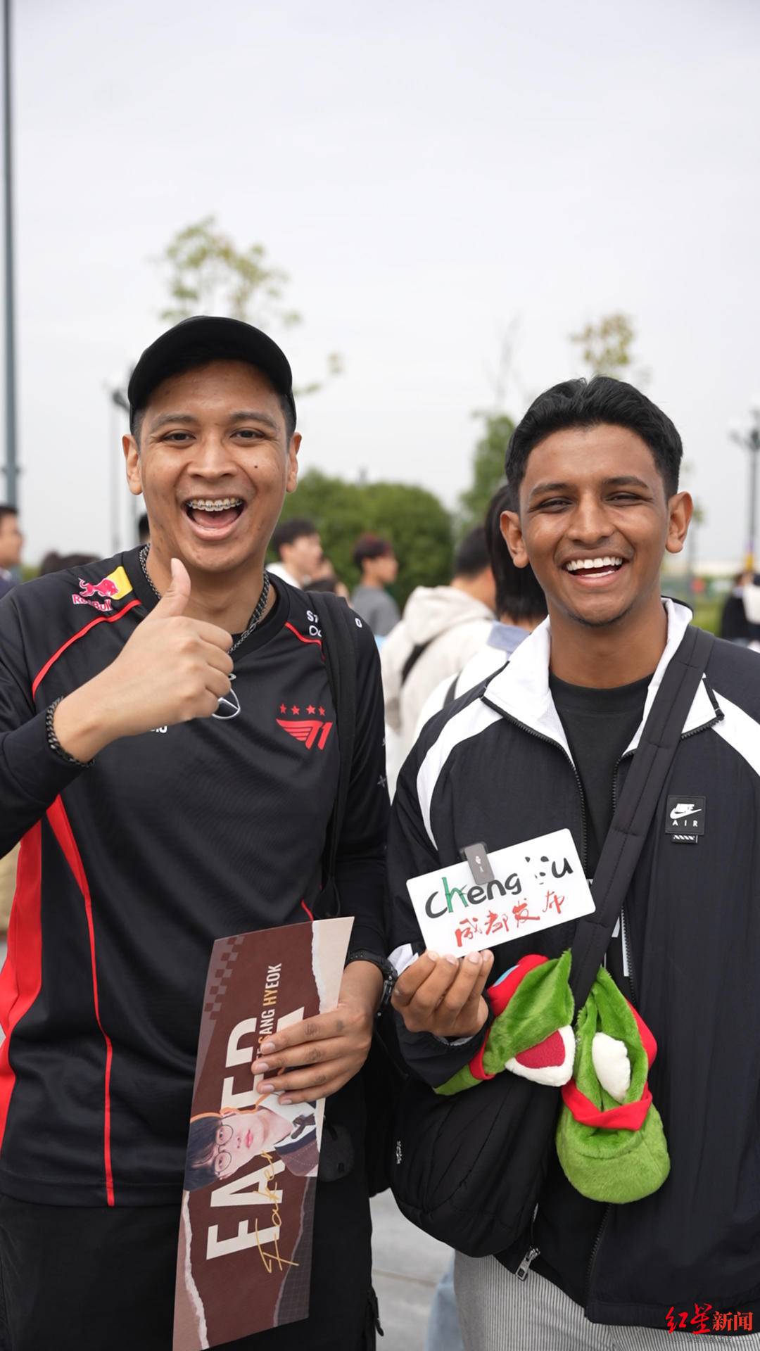 英雄联盟全球总决赛冠亚军总决赛在成都举行，年轻人们为何都说“巴适”？