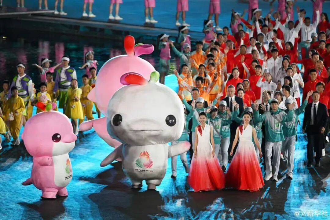 名场面来了！苏炳添、马龙领唱