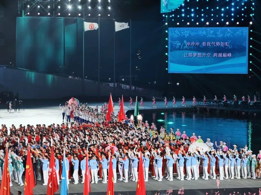 名场面来了！苏炳添、马龙领唱