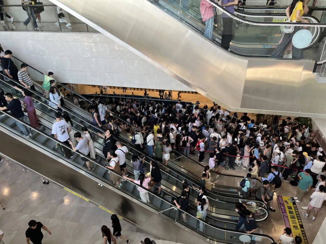 破纪录！武汉国庆名场面，火上央视