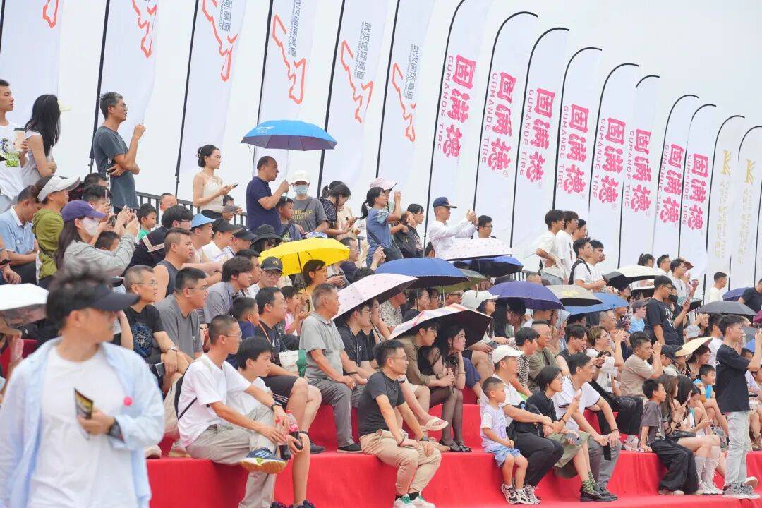 破纪录！武汉国庆名场面，火上央视