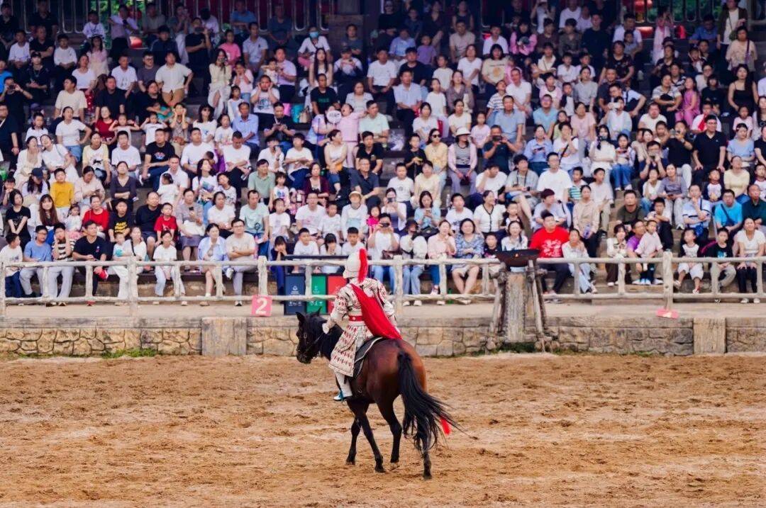 破纪录！武汉国庆名场面，火上央视