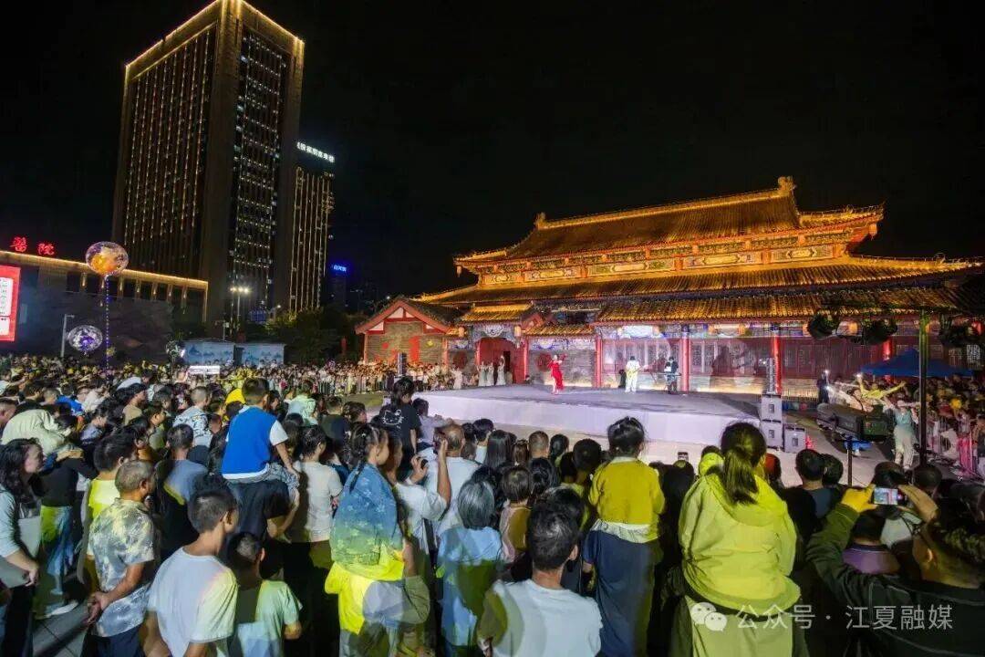 破纪录！武汉国庆名场面，火上央视