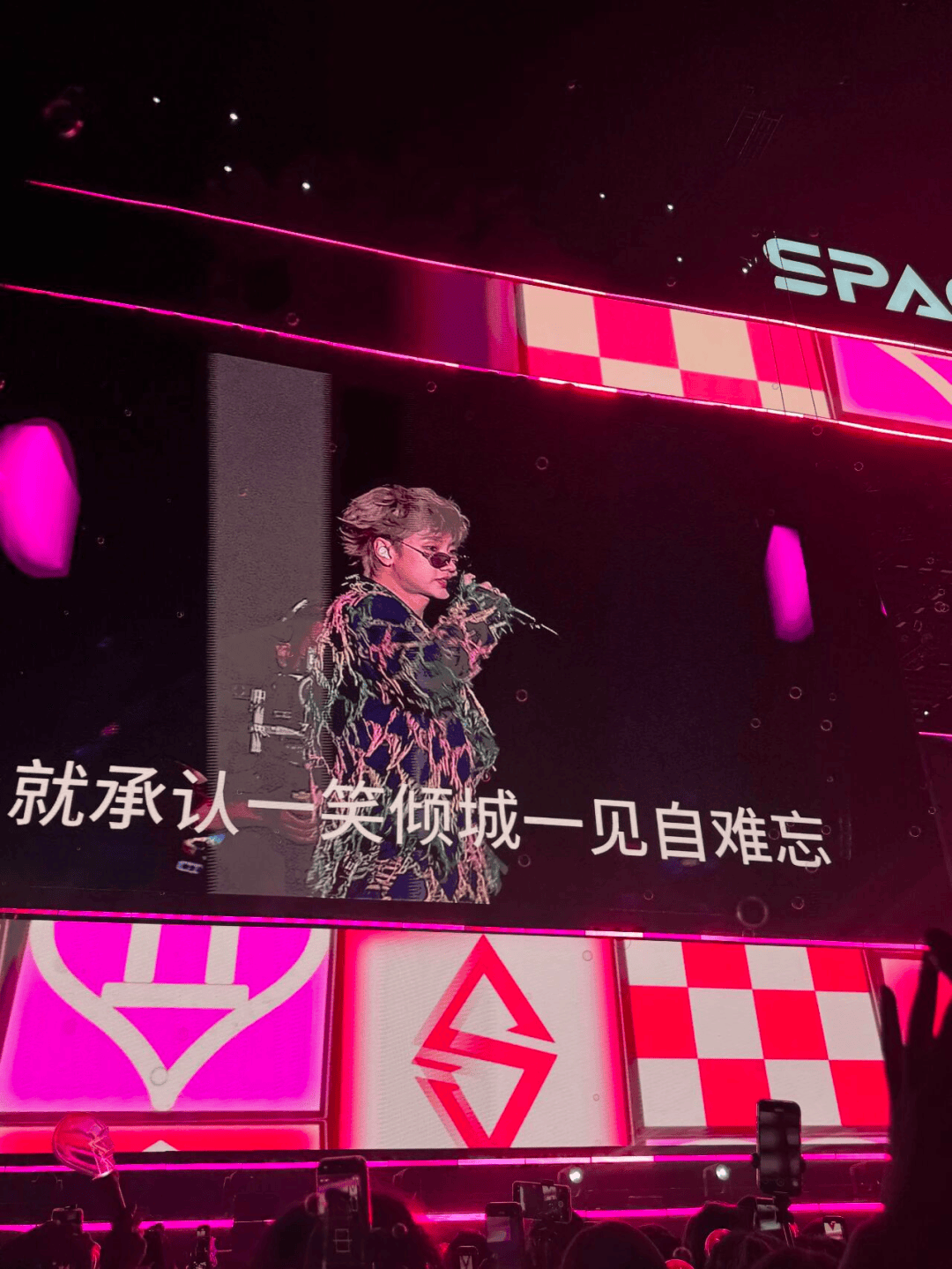 破纪录！武汉国庆名场面，火上央视