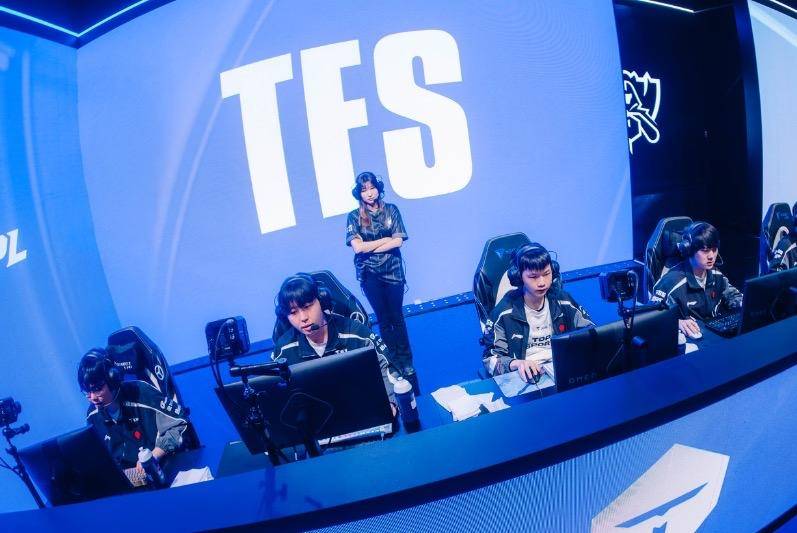 英雄联盟S15全球总决赛KT2-0横扫TES，率先挺进八强！