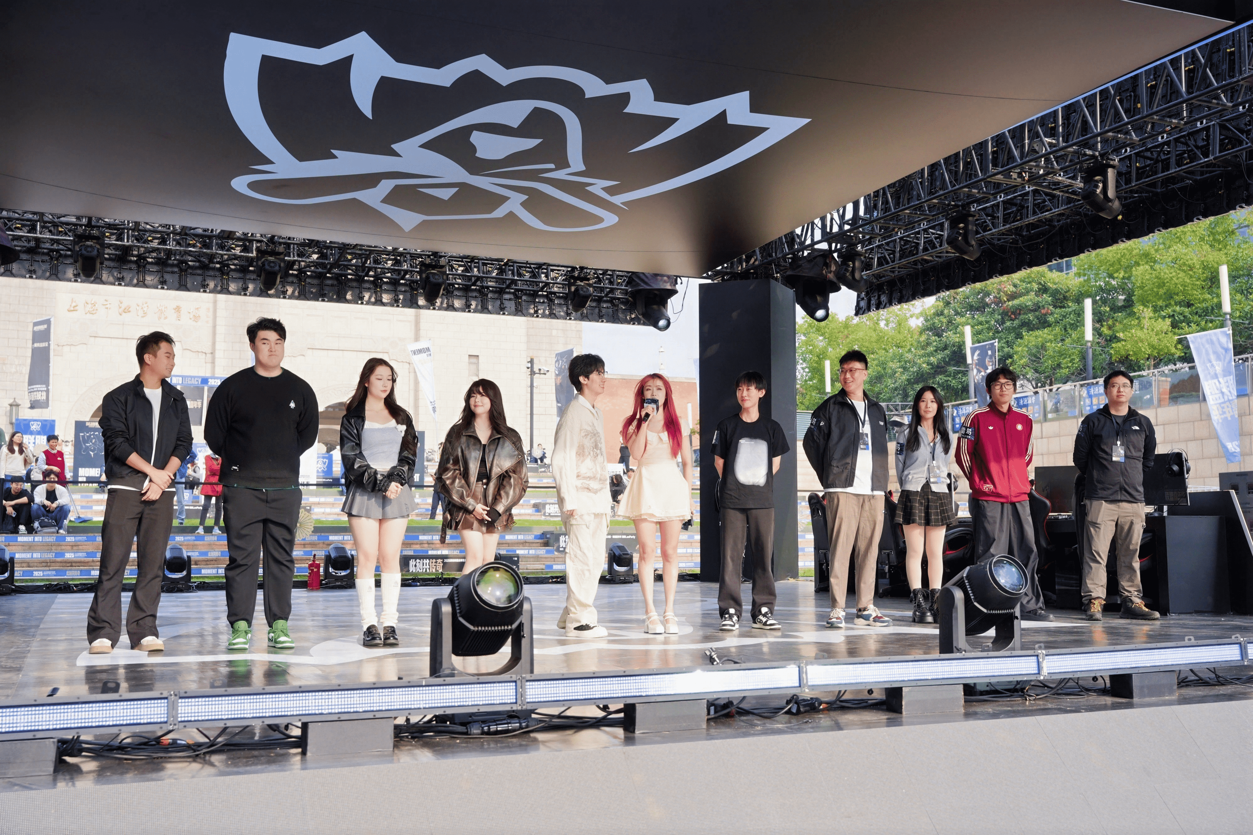 从高校赛场到全球总决赛：雷鸟显示器如何定义英雄联盟装备标准