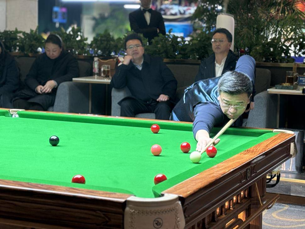 2025拉萨冬季高原斯诺克挑战赛预选赛开杆 32名西藏选手角逐“明星对决”门票