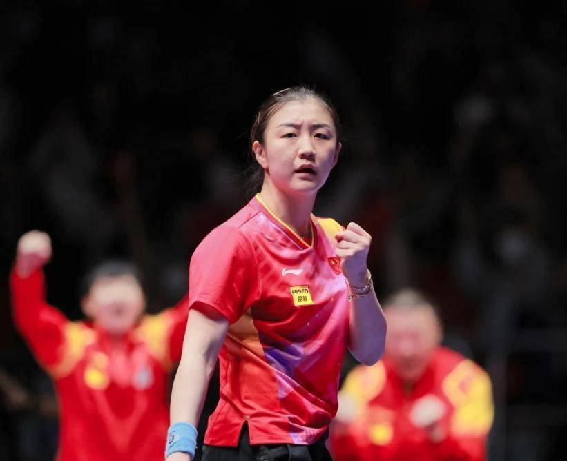 退役选手转型娱乐圈，陈梦米兰时装周艳压明星！国乒老将的无奈抉择