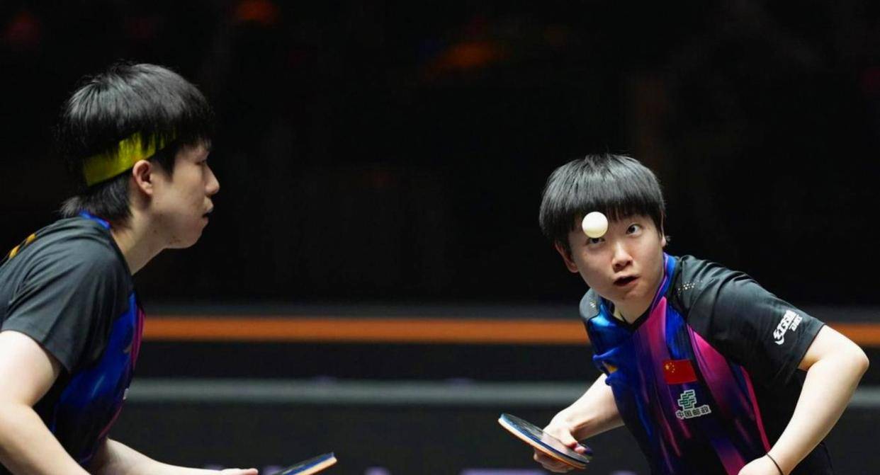 后天WTT香港总决赛国乒选手赛程公开，包括单打18决赛和混双小组赛，王楚钦将挑战一日双赛，栋曼组合等明星选手晚场登场