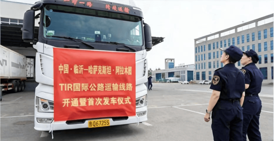 刷屏！2025，临沂国际社交“名场面”！