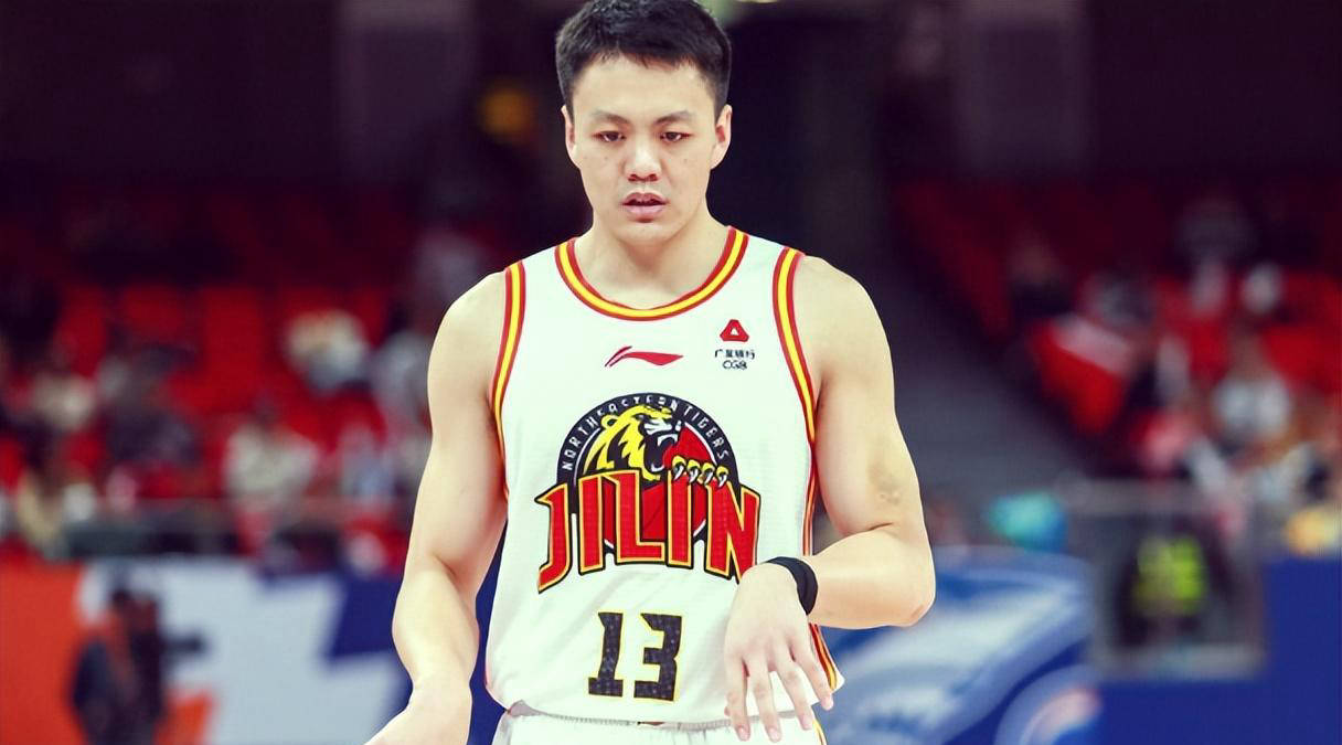 辽宁锋线遭遇滑铁卢：三场零分生涯新低，曾经全明星选手为何难以适应？