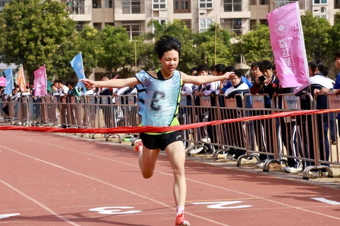 镜头里的校运会 | 冲线名场面合集