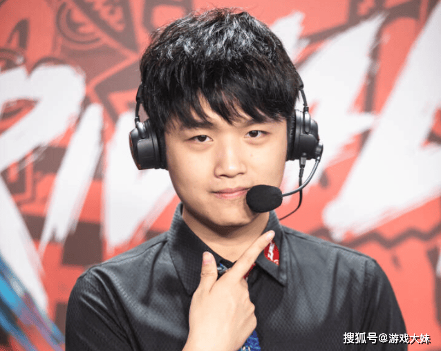 LOL堪称传奇的5位选手，凭自己能力改变联盟生态，官方因他改规则