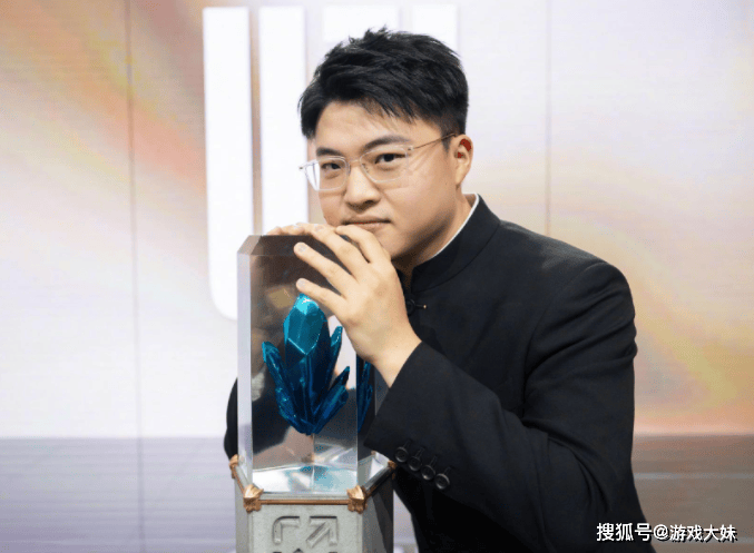 LOL堪称传奇的5位选手，凭自己能力改变联盟生态，官方因他改规则