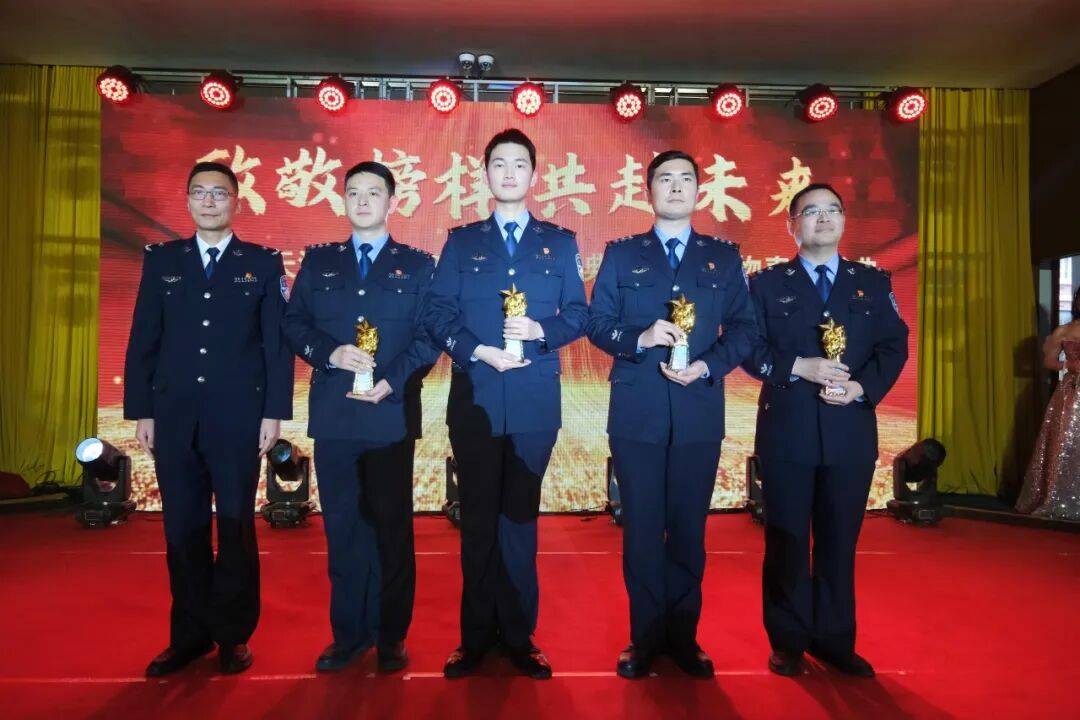 上海域外监狱警营春晚名场面！