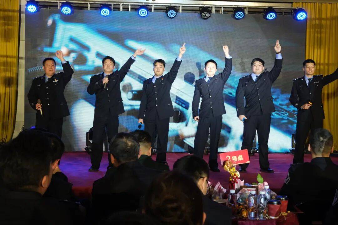 上海域外监狱警营春晚名场面！