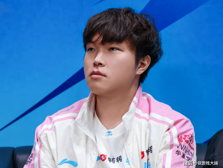 LOL选手效仿bin，和教练发生矛盾后擅自离队，俱乐部选择严惩