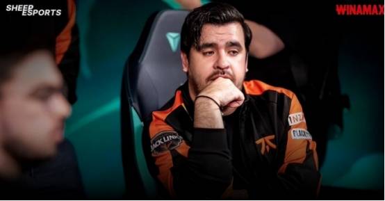 LOL：LGD战队向Doinb抛出橄榄枝 LEC选手遭遇死亡威胁！