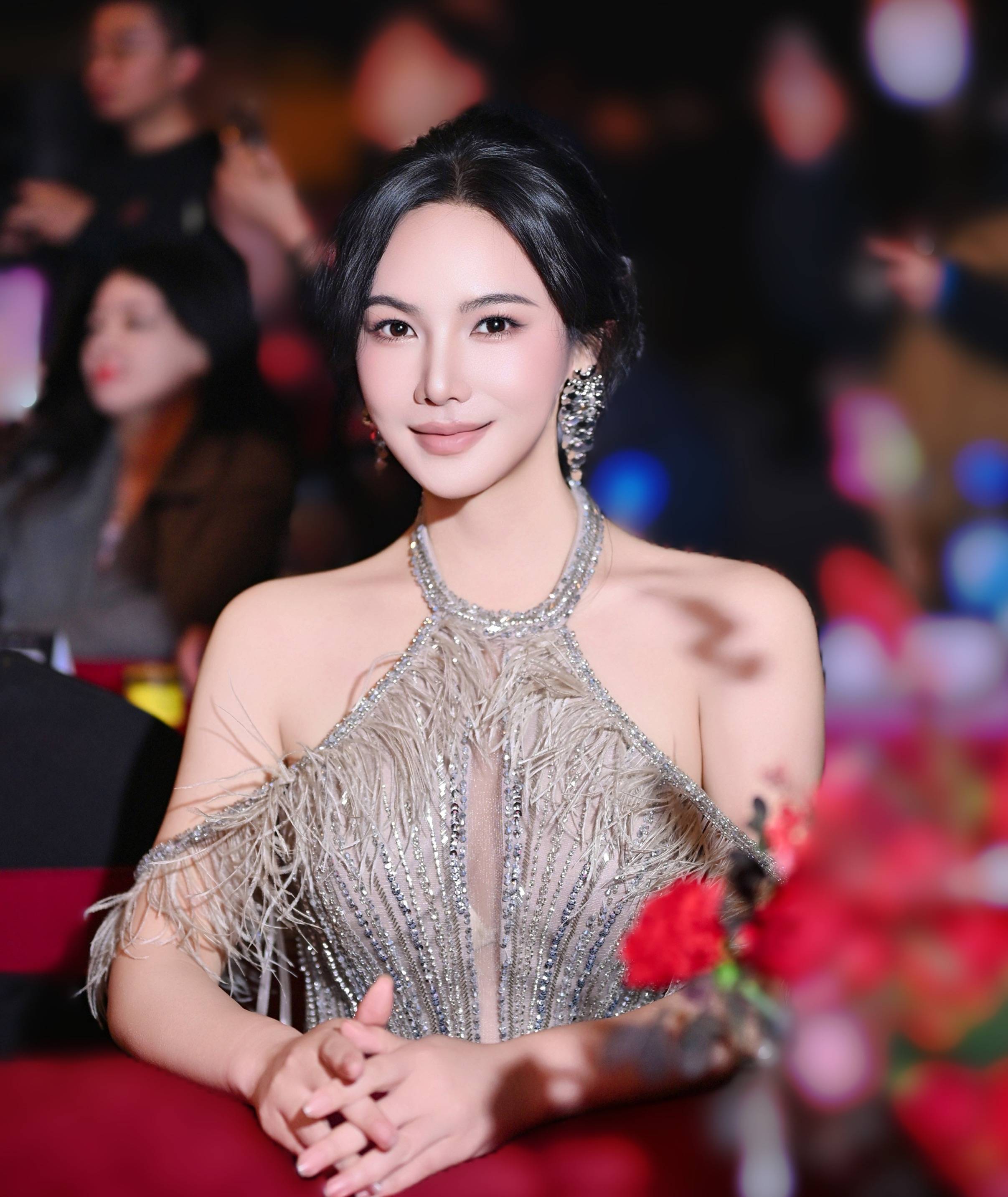 从冠军到评委：龚慧玲亮相2025全球中华小姐总决赛中国总决赛 诠释美丽责任