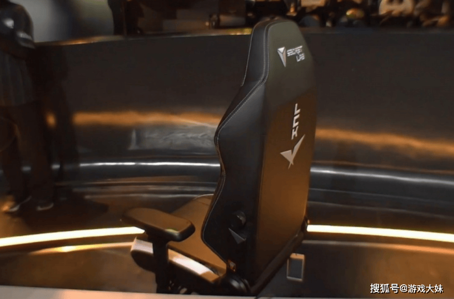 又一位LOL选手被处罚，比赛中暂停蹲坑，赛后被罚300万